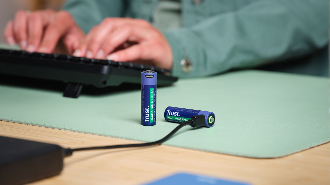 Trust lança pilhas recarregáveis USB-C como solução prática e sustentável para o dia a dia